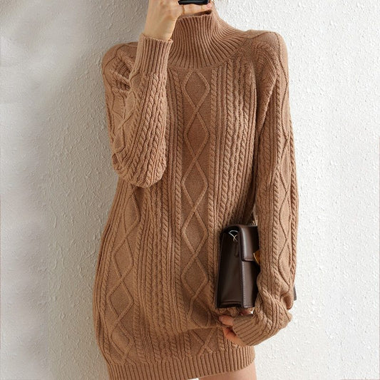 Robe tricotée à col montant